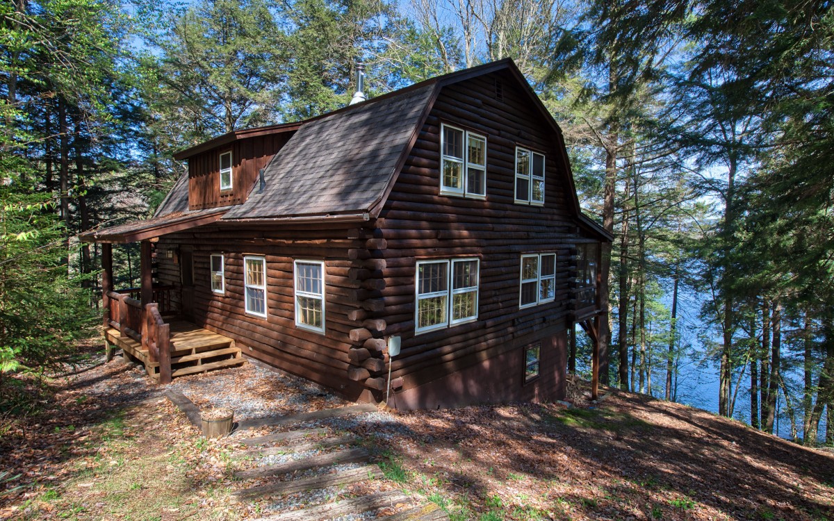 Gull Pond Retreat Merrill L. Thomas, Inc. Real Estate